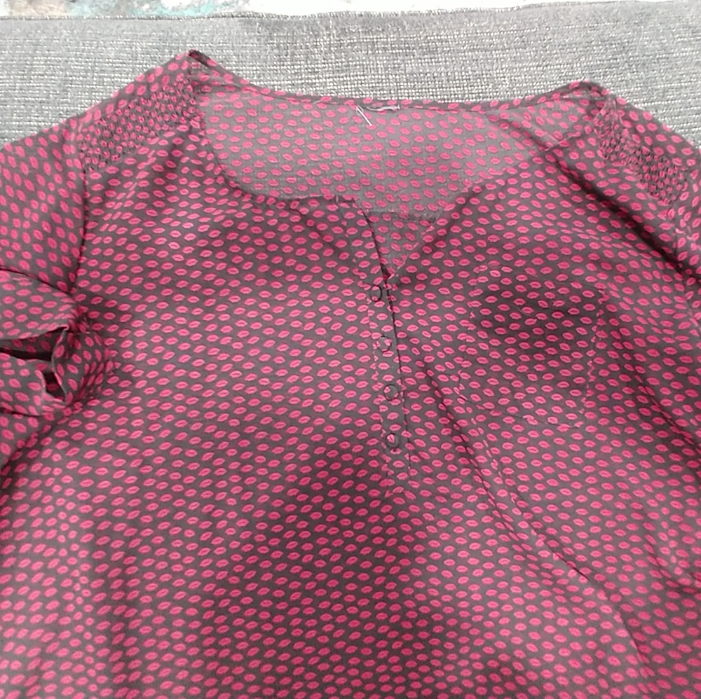 Torrid 3/4 Sleeve Lip Blouse